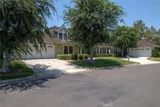 Photo #1: SB24160831 Listing