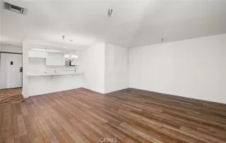 Photo #6: SB24174527 Listing 