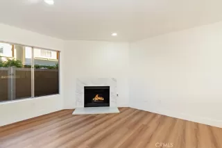 Photo #4: SB24196171 Listing 