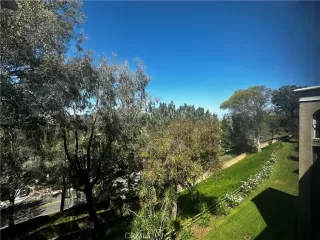 Photo #3: SB24217741 Listing