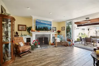 Photo #4: SB24219528 Listing