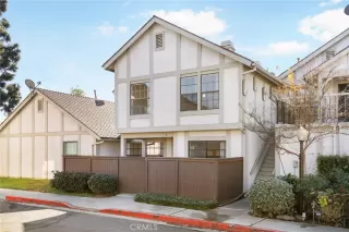 Photo #1: SB25009138 Listing 