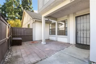 Photo #3: SB25009138 Listing 