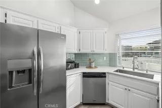 Photo #5: SB25015900 Listing