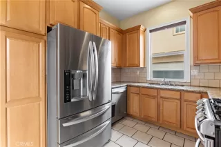 Photo #4: SB25027293 Listing