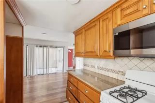 Photo #2: SB25035907 Listing