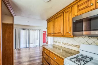 Photo #5: SB25035907 Listing