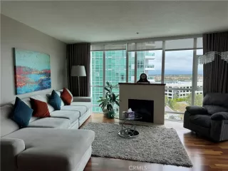 Photo #5: SB25072274 Listing