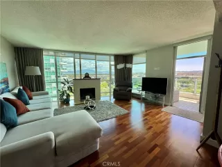 Photo #6: SB25072274 Listing