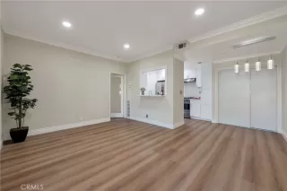 Photo #2: SB25073111 Listing 