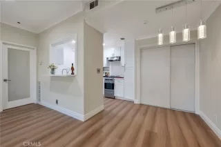 Photo #4: SB25073111 Listing 