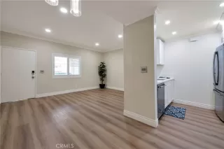 Photo #6: SB25073111 Listing 