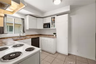 Photo #5: SB25087716 Listing 