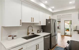 Photo #2: SB25109109 Listing