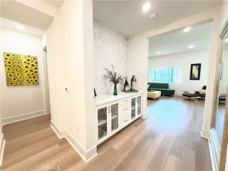 Photo #1: SB25115185 Listing 