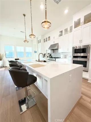 Photo #6: SB25115185 Listing 