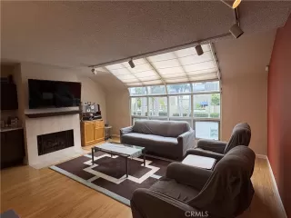 Photo #5: SB25123896 Listing 