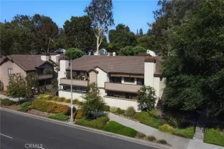 Photo #4: SB25125707 Listing 