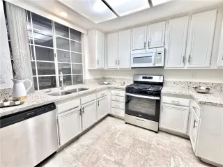 Photo #3: SB25130438 Listing