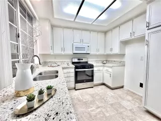 Photo #5: SB25130438 Listing