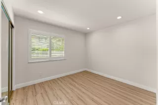 Photo #6: SB25139483 Listing 