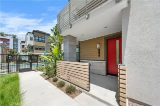 Photo #1: SB25139815 Listing 