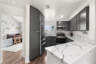 Photo #5: SB25146928 Listing