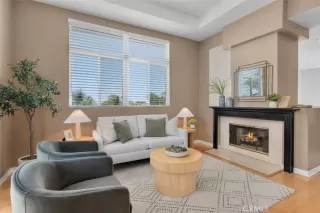 Photo #2: SB25151188 Listing 