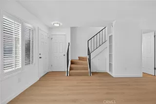 Photo #4: SB25163932 Listing