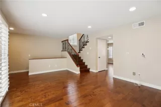 Photo #6: SB25184195 Listing 