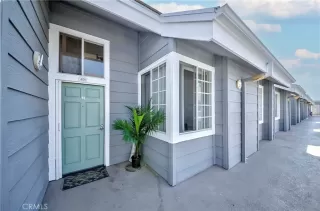 Photo #2: SB25184198 Listing