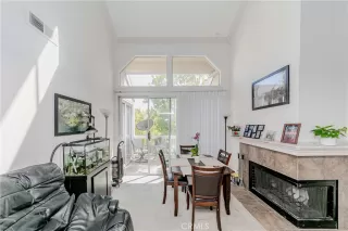 Photo #4: SB25184198 Listing