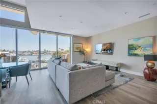 Photo #1: SB25199597 Listing 