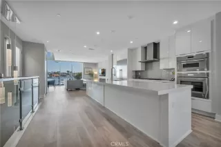 Photo #5: SB25199597 Listing 