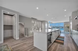 Photo #6: SB25199597 Listing 