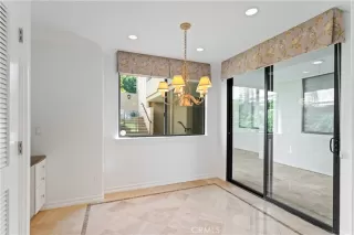 Photo #5: SB25215580 Listing 