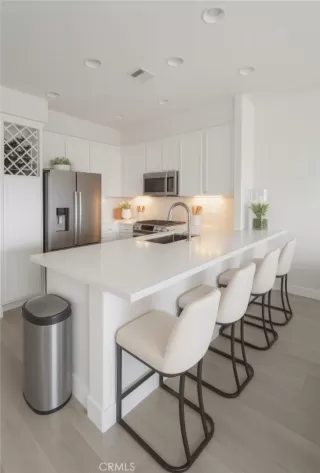 Photo #3: SB25232627 Listing 