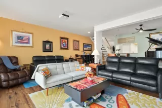 Photo #5: SB25254488 Listing 