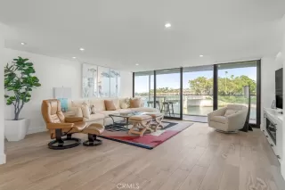 Photo #3: SB25259413 Listing 