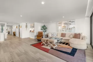 Photo #5: SB25259413 Listing 