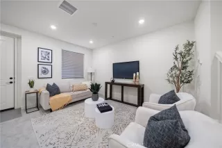 Photo #2: SB25261492 Listing