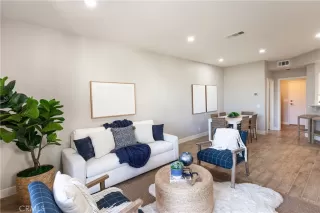 Photo #2: SB25267450 Listing 