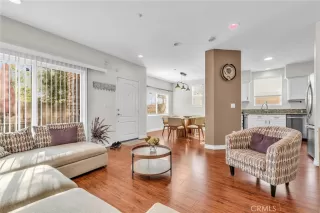 Photo #2: SB25278302 Listing 