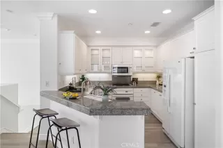 Photo #6: SB26014489 Listing