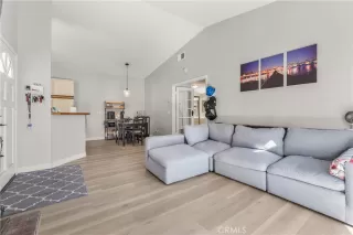 Photo #4: SB26018975 Listing 