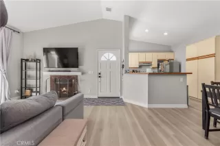 Photo #6: SB26018975 Listing 