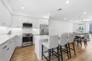 Photo #1: SB26070935 Listing 