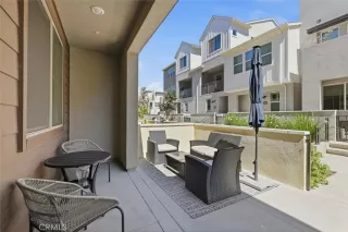 Photo #4: SB26070935 Listing 