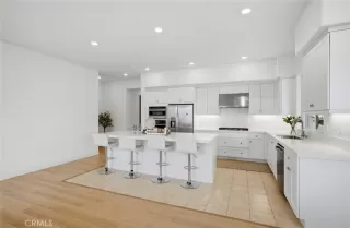 Photo #3: SB26071365 Listing 