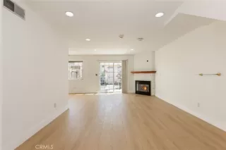 Photo #5: SB26082283 Listing 